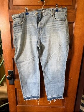 Light Blue Women’s Straight-Leg Jeans